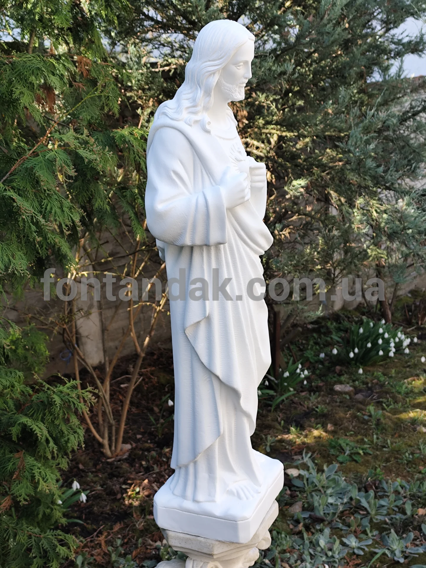 Скульптура Іісуса Христа