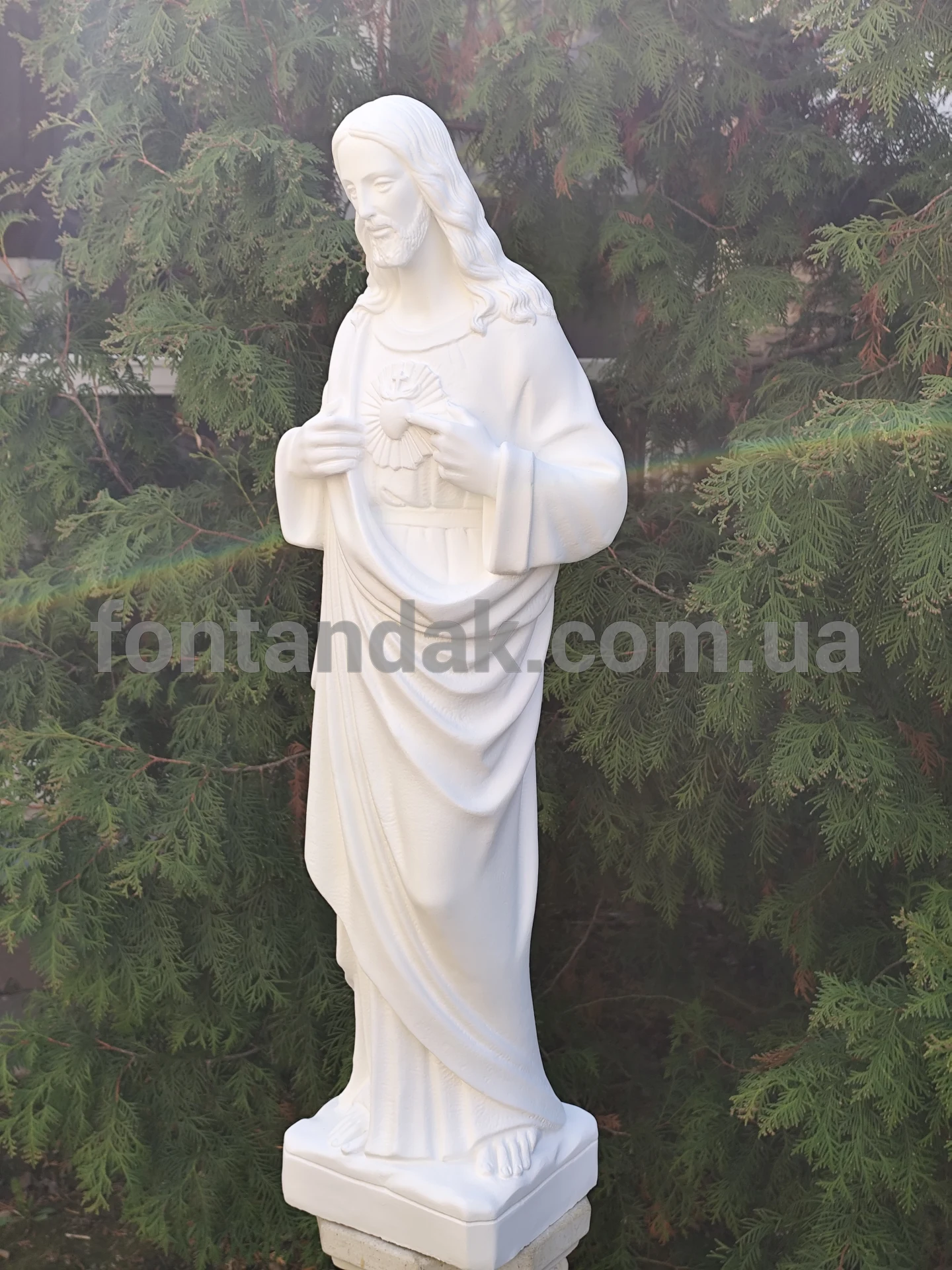 Скульптура Іісуса Христа