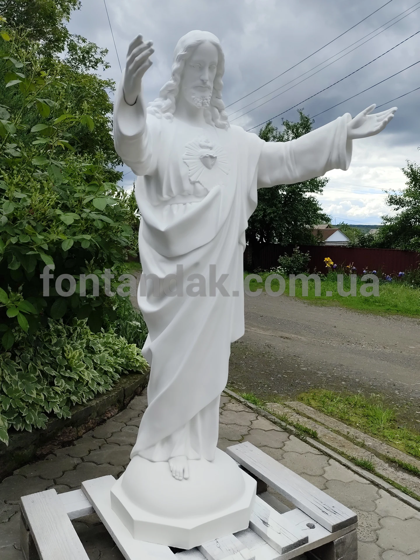 Скульптура Іісуса Христа