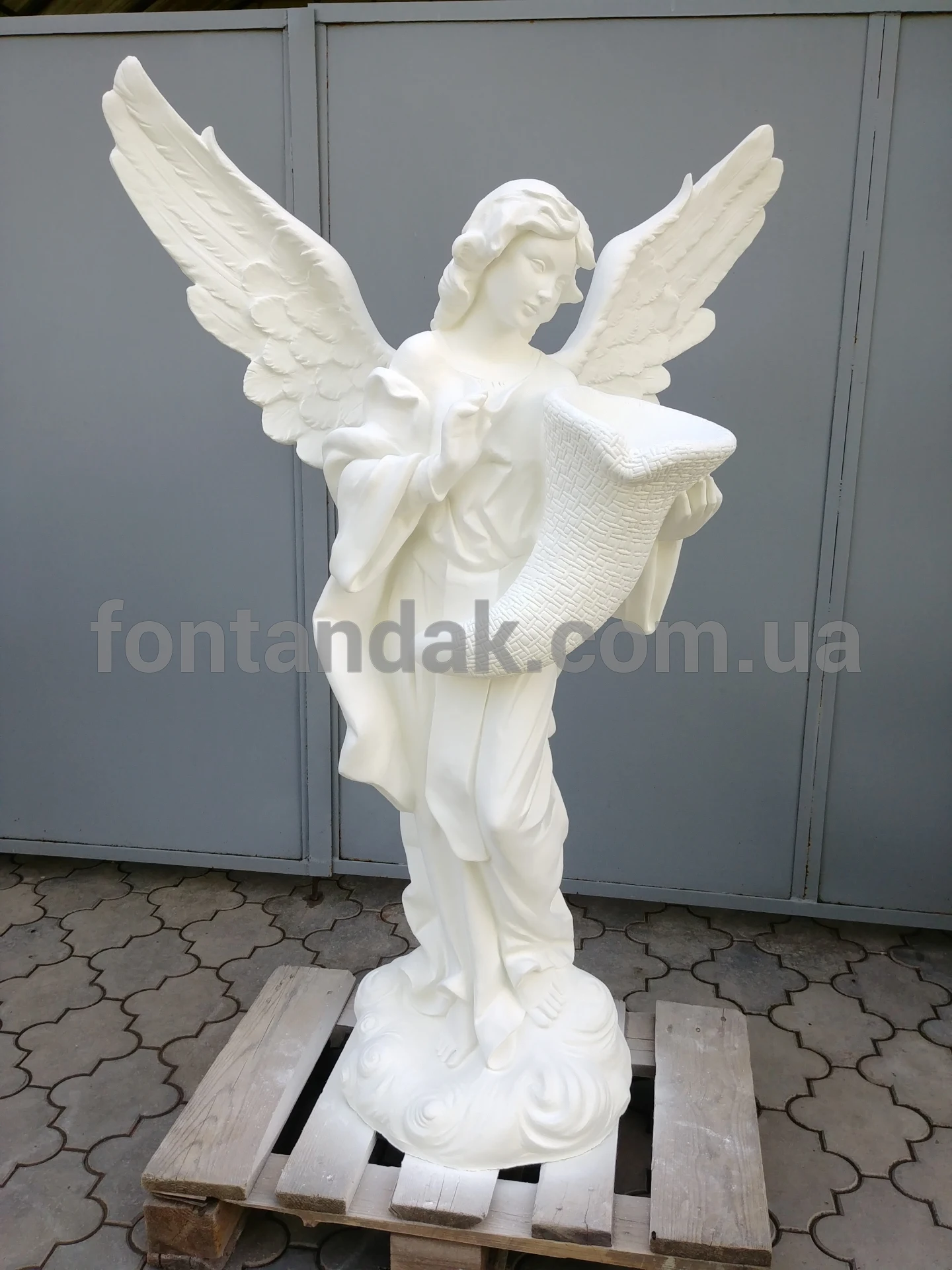 Скульптура ангела
