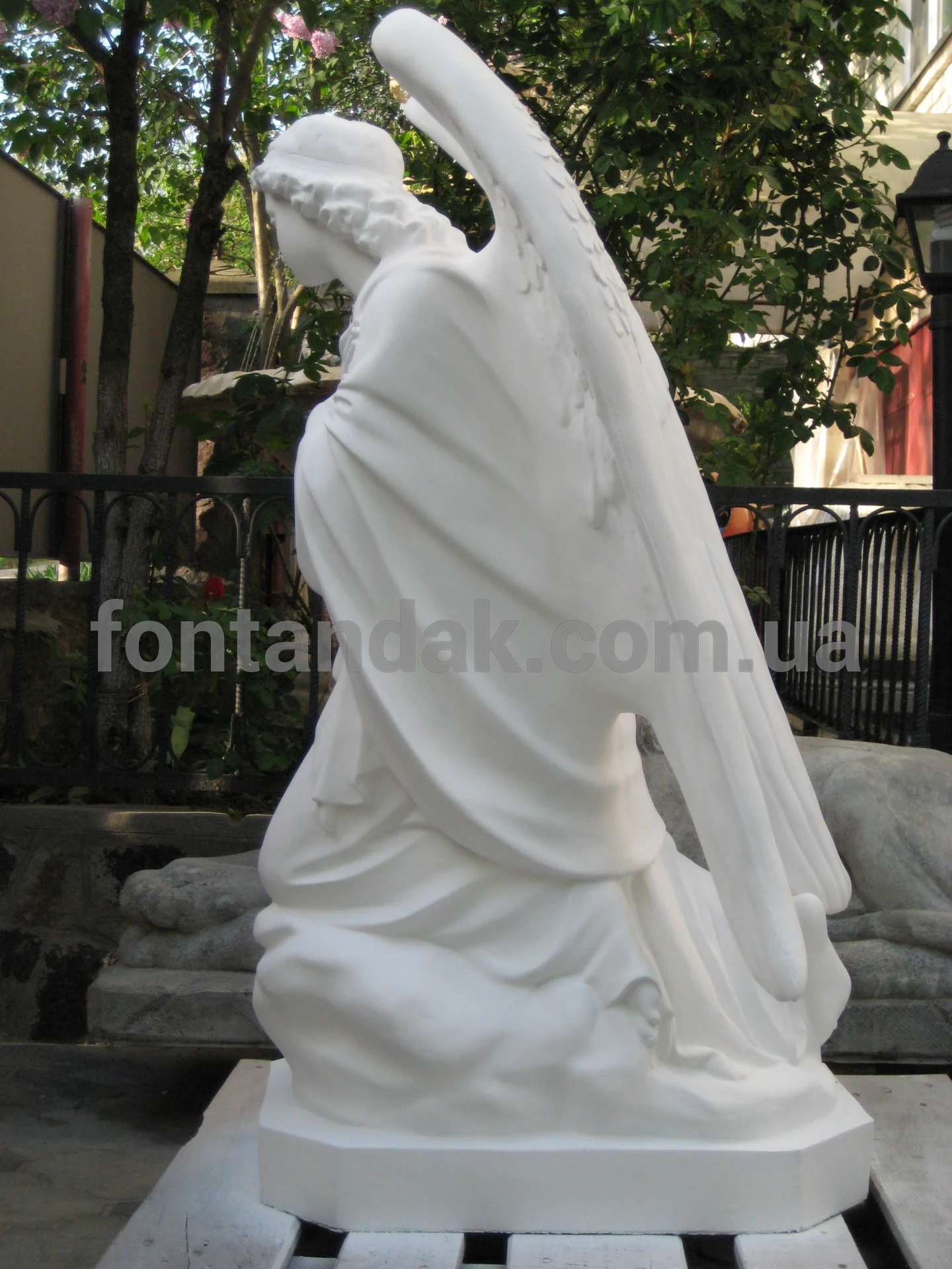 Скульптура ангела