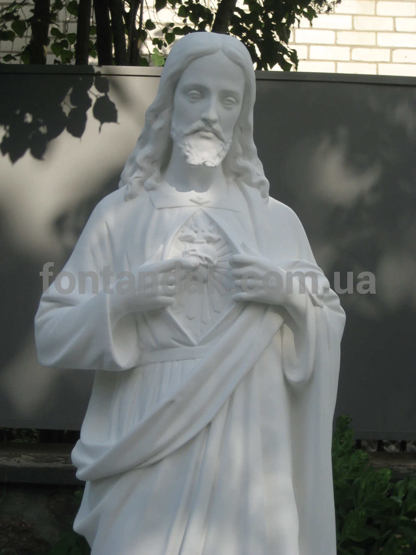Скульптура Іісуса Христа