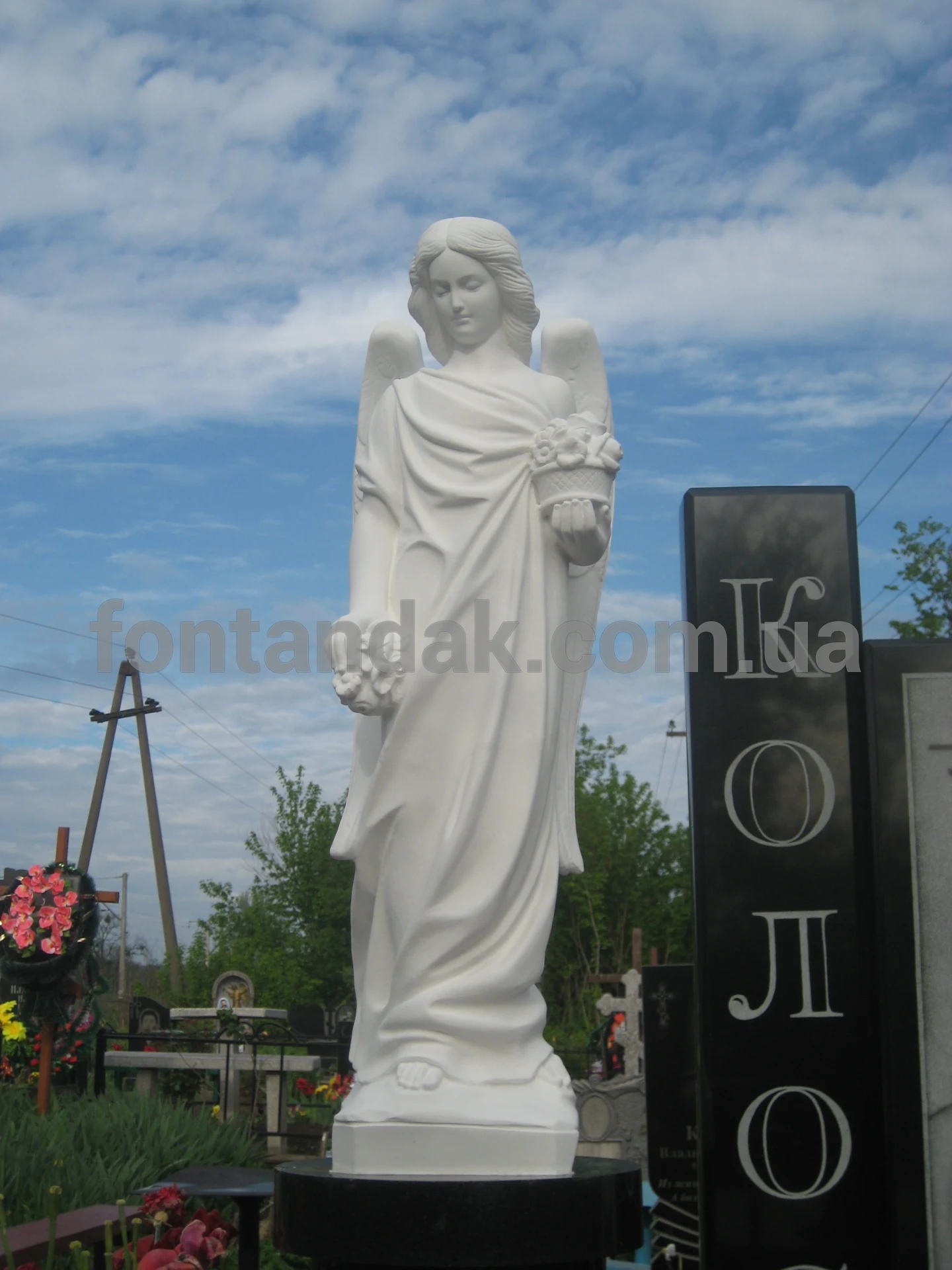 Скульптура ангела
