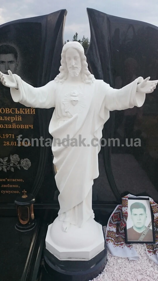 Скульптура Іісуса Христа